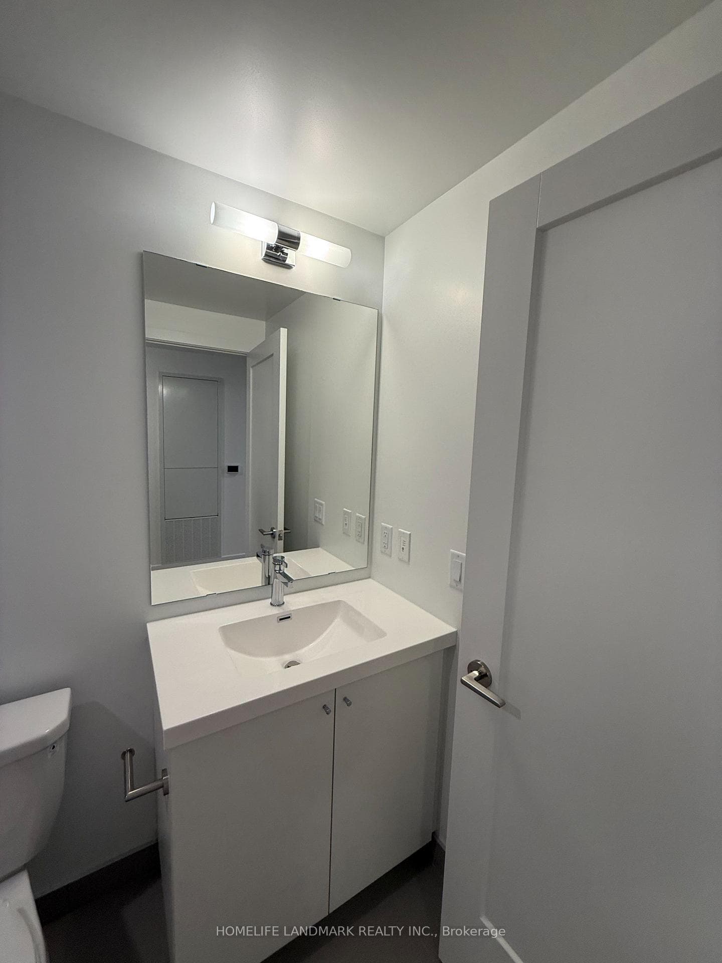 2545 Simcoe Street Unit 539 photo 19