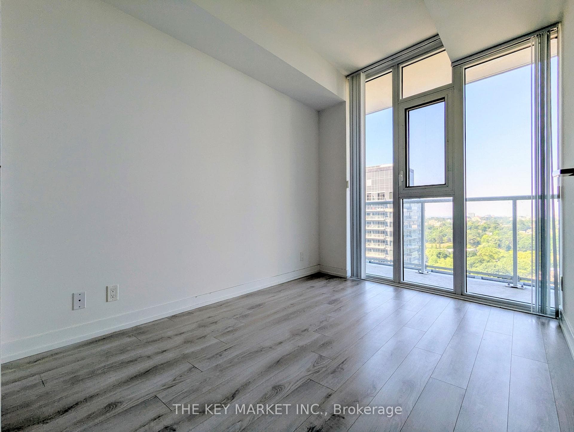 33 Helendale Avenue Unit 1511 photo 18