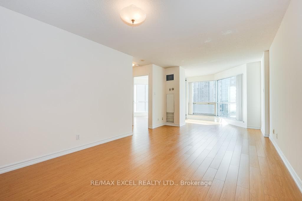 10 Queens Quay Unit 1607 photo 3