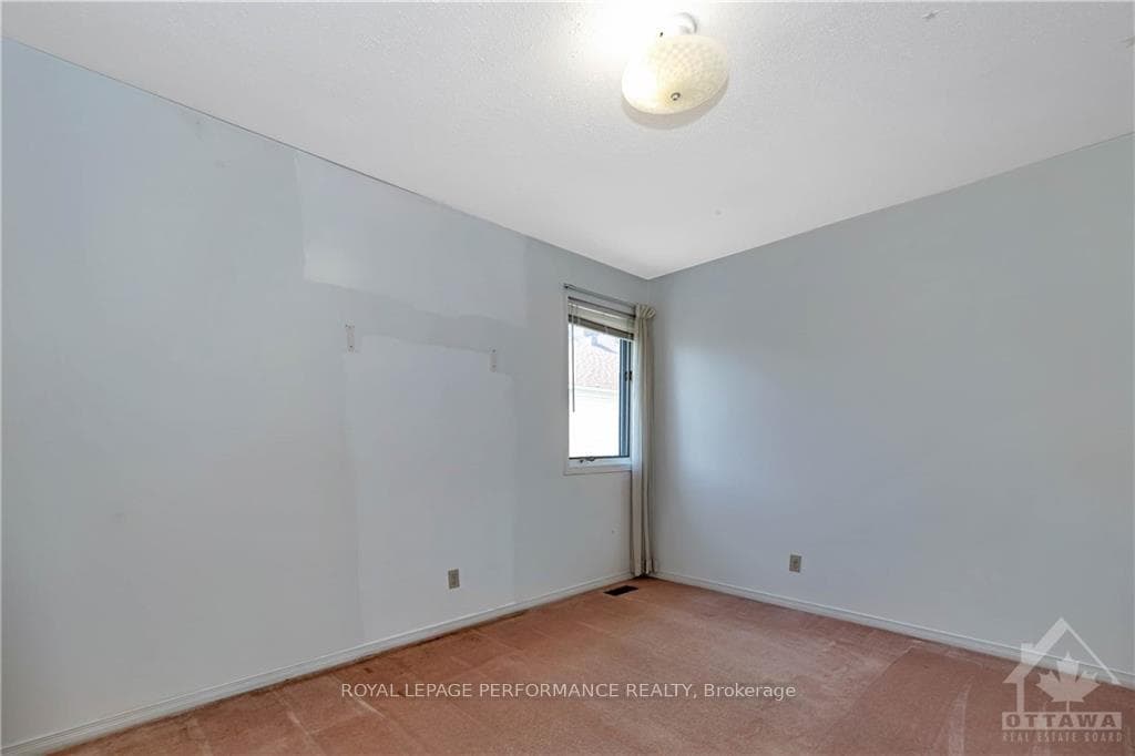 1353 PAARDEBURGH Avenue photo 22