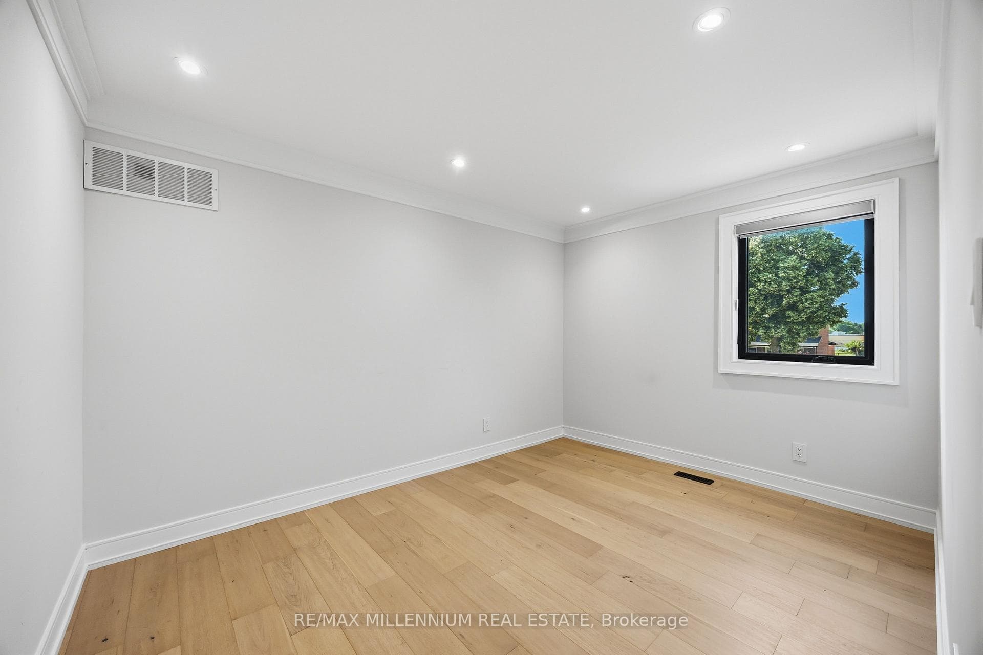 14 Portree Crescent photo 31