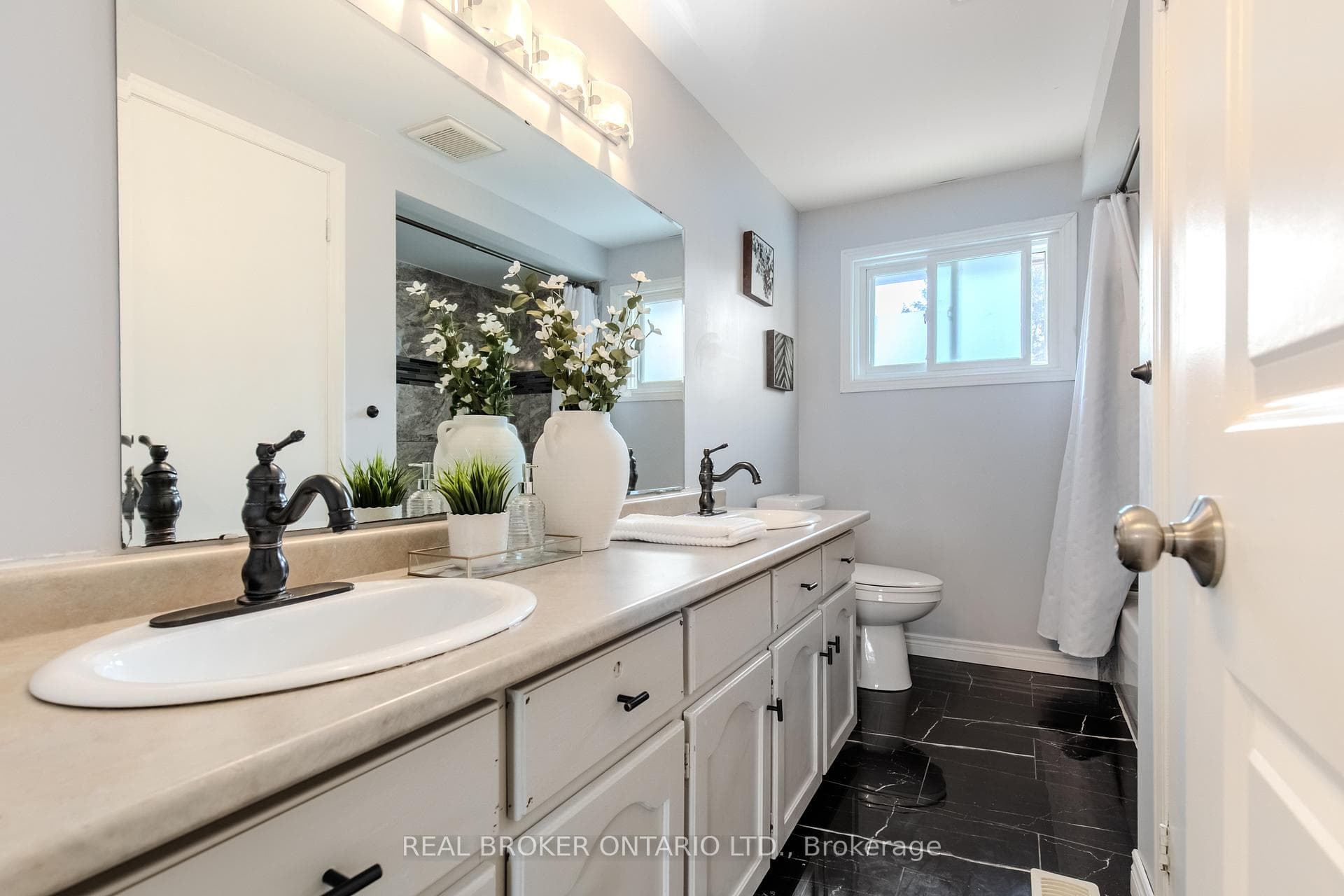 5 Piece Bathroom. Double Sinks.