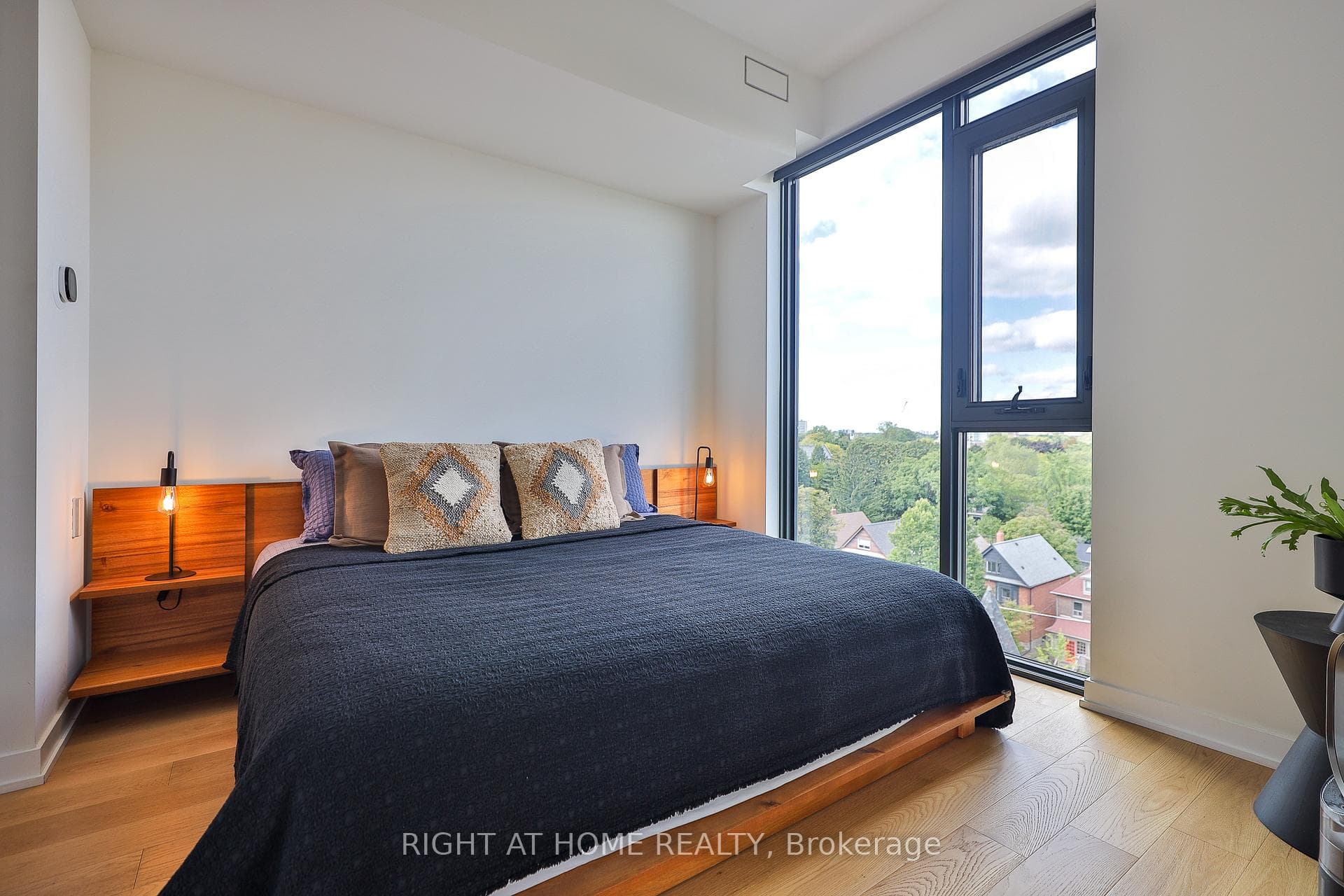 430 Roncesvalles Avenue Unit 801 photo 30