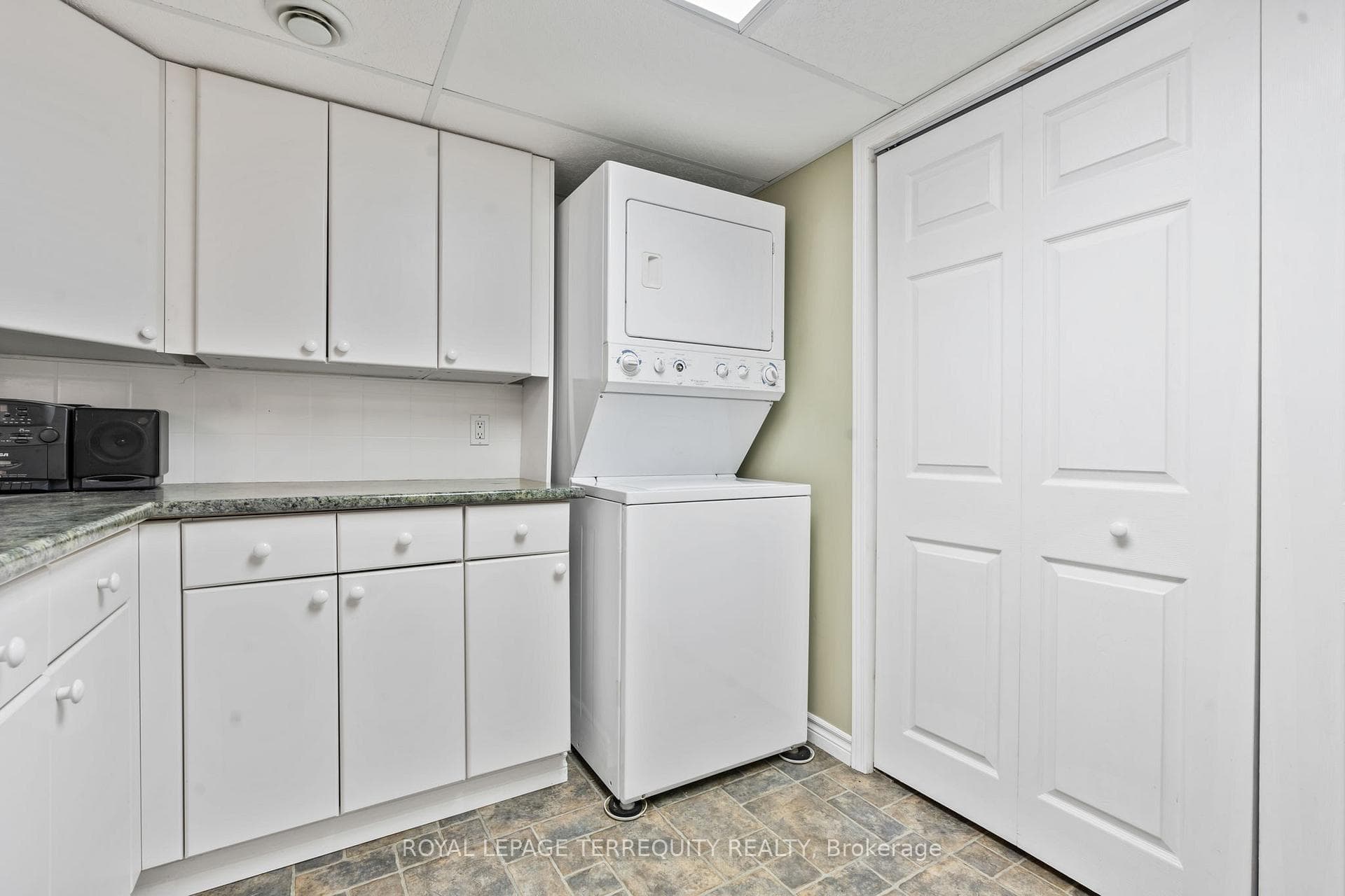 5 Glenmore Drive photo 31