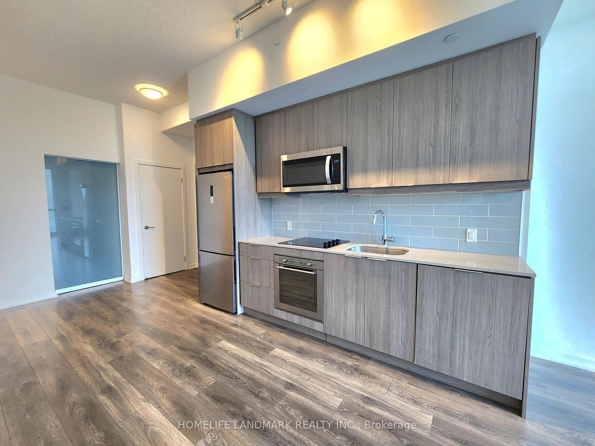 32 Forest Manor Road Unit 209 photo 21