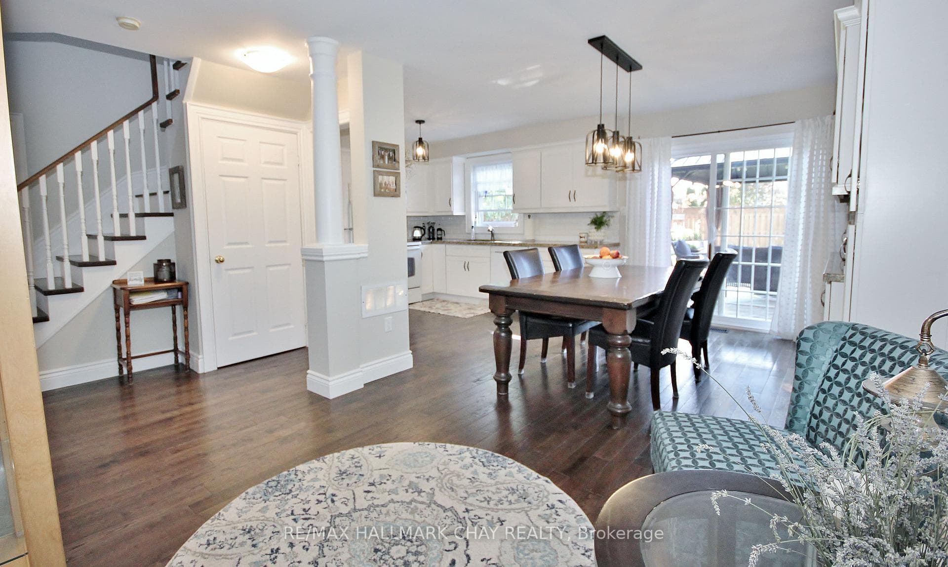 1084 Winnifred Court photo 7