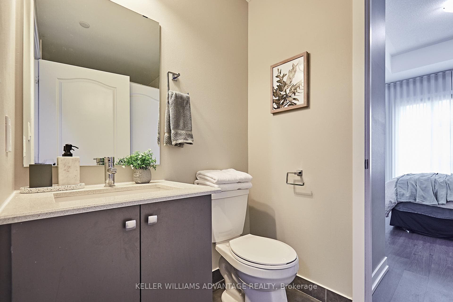 Full 4poc bath with tub