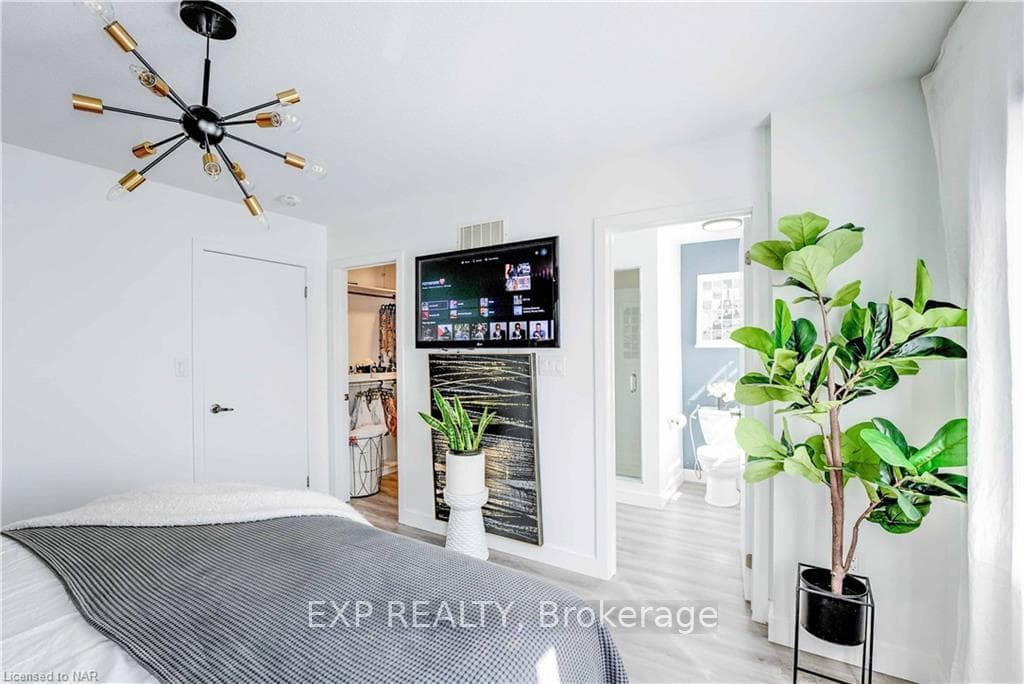 54 BRADSHAW Drive photo 14
