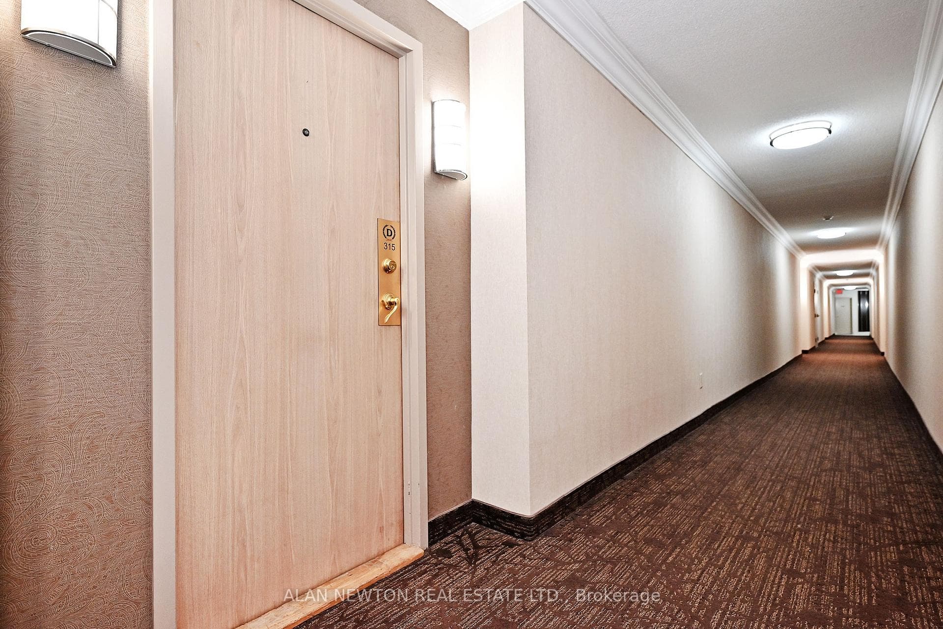 30 Harding Boulevard Unit 315 photo 8