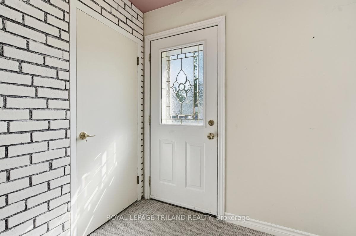 Main Floor: Front Foyer