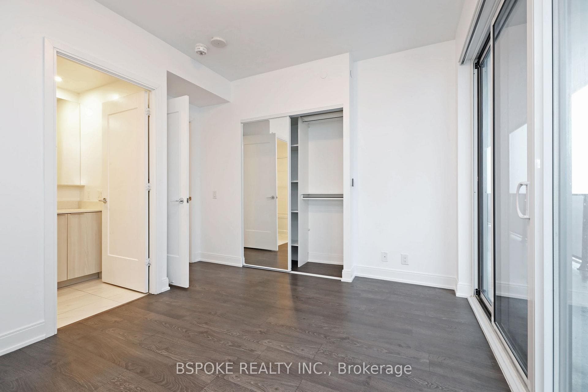 70 Annie Craig Drive Unit 807 photo 10