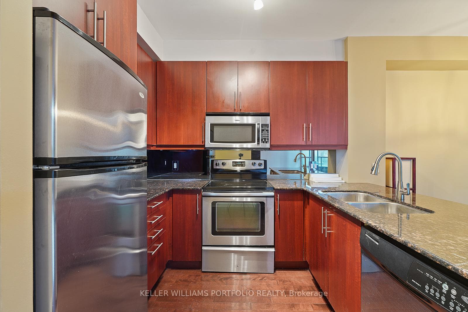 88 Broadway Avenue Unit 201 photo 7