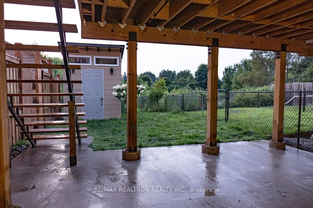 1192 Mary-Lou Street photo 28