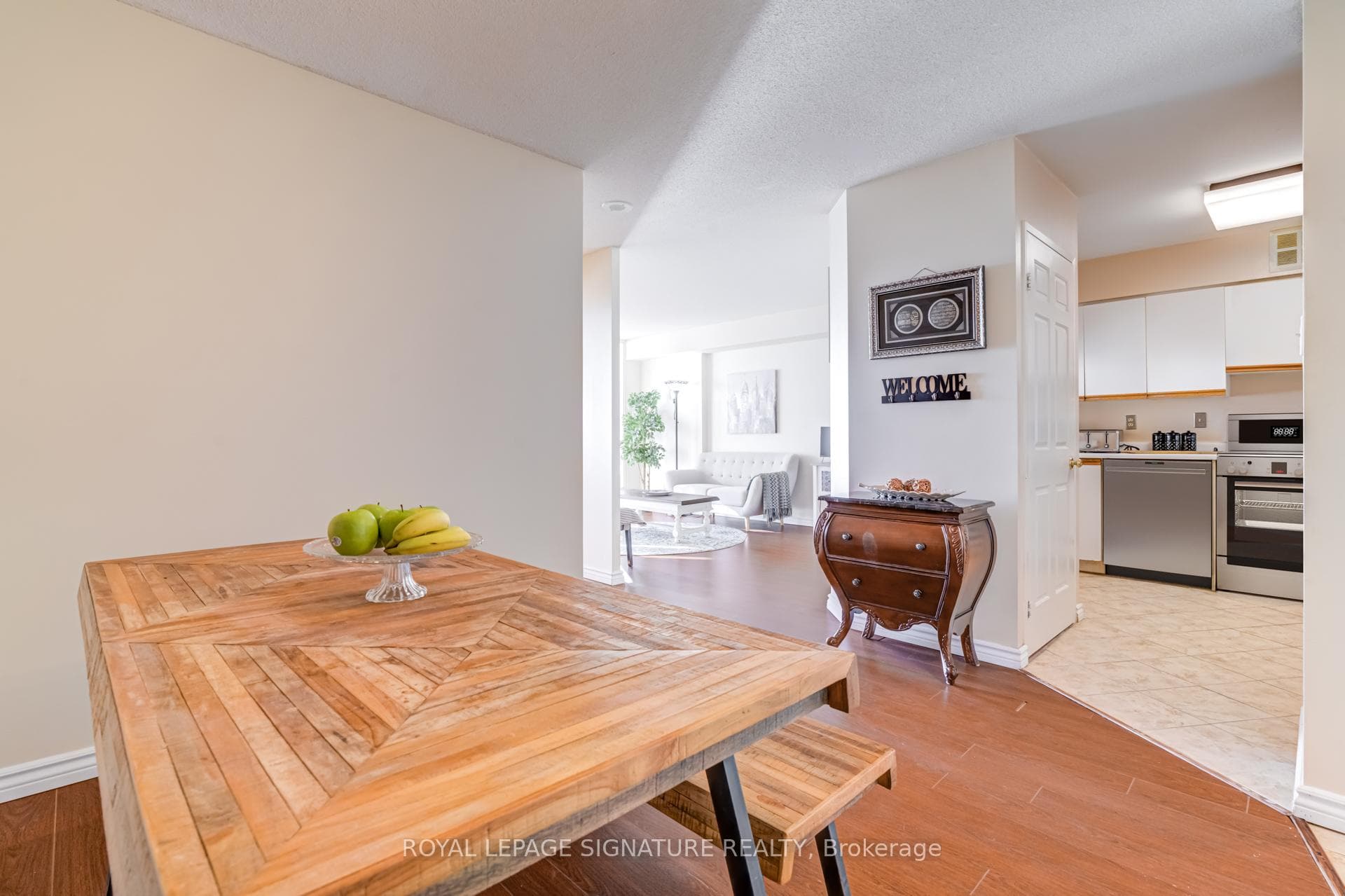 26 Hanover Road Unit 904 photo 9