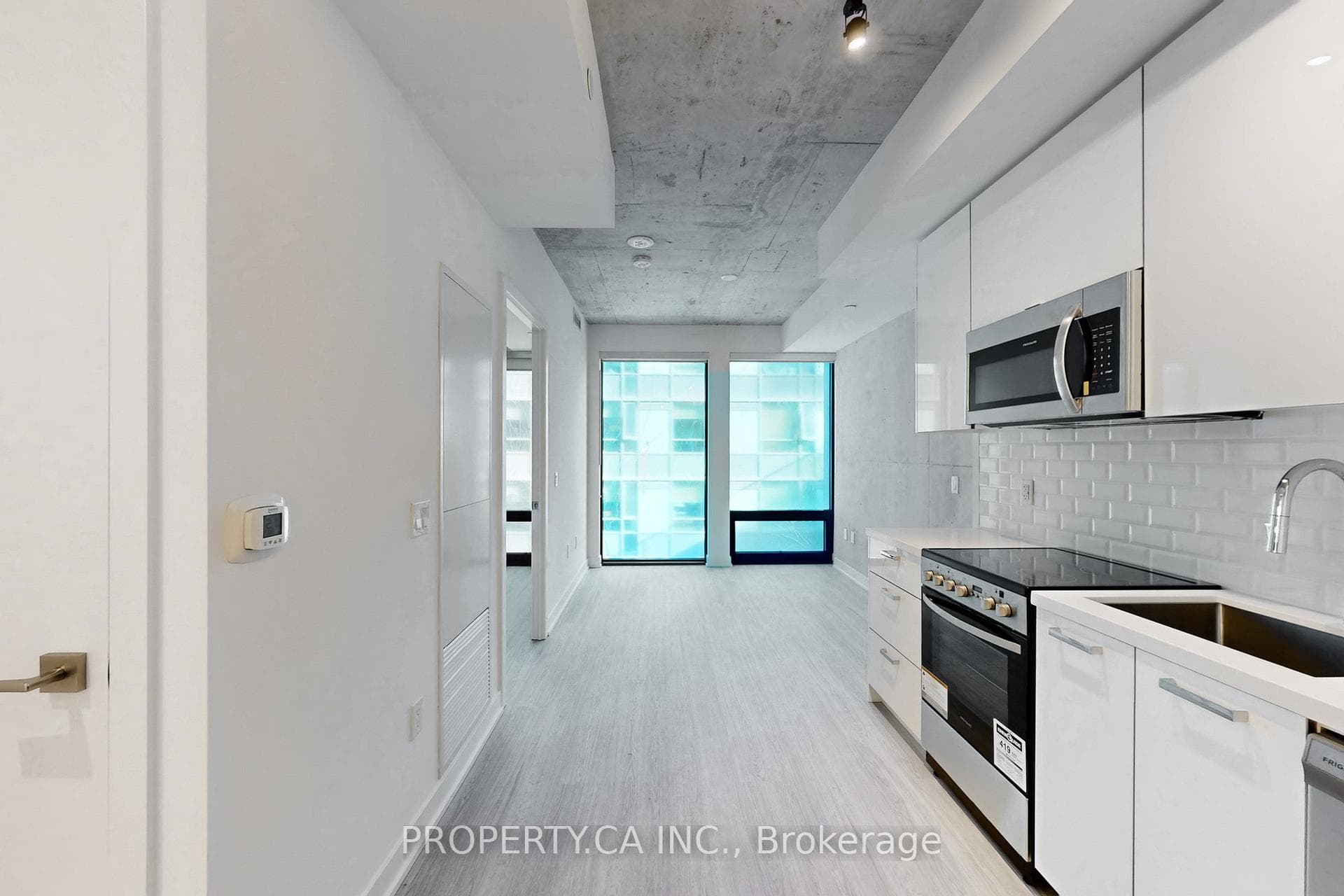 284 King Street Unit 401 photo 9