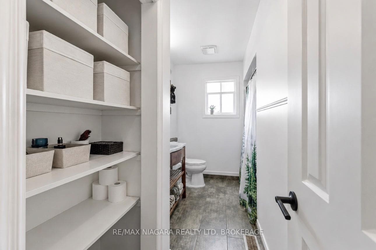661 Carl Road photo 11
