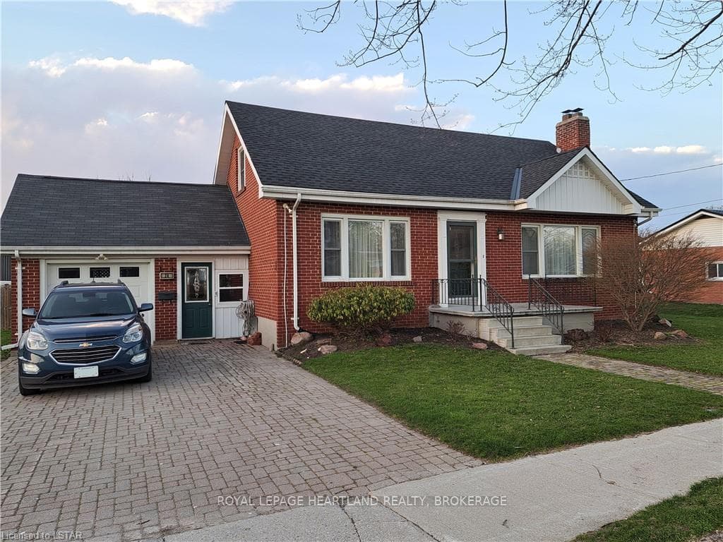 24 HURON Street photo 35