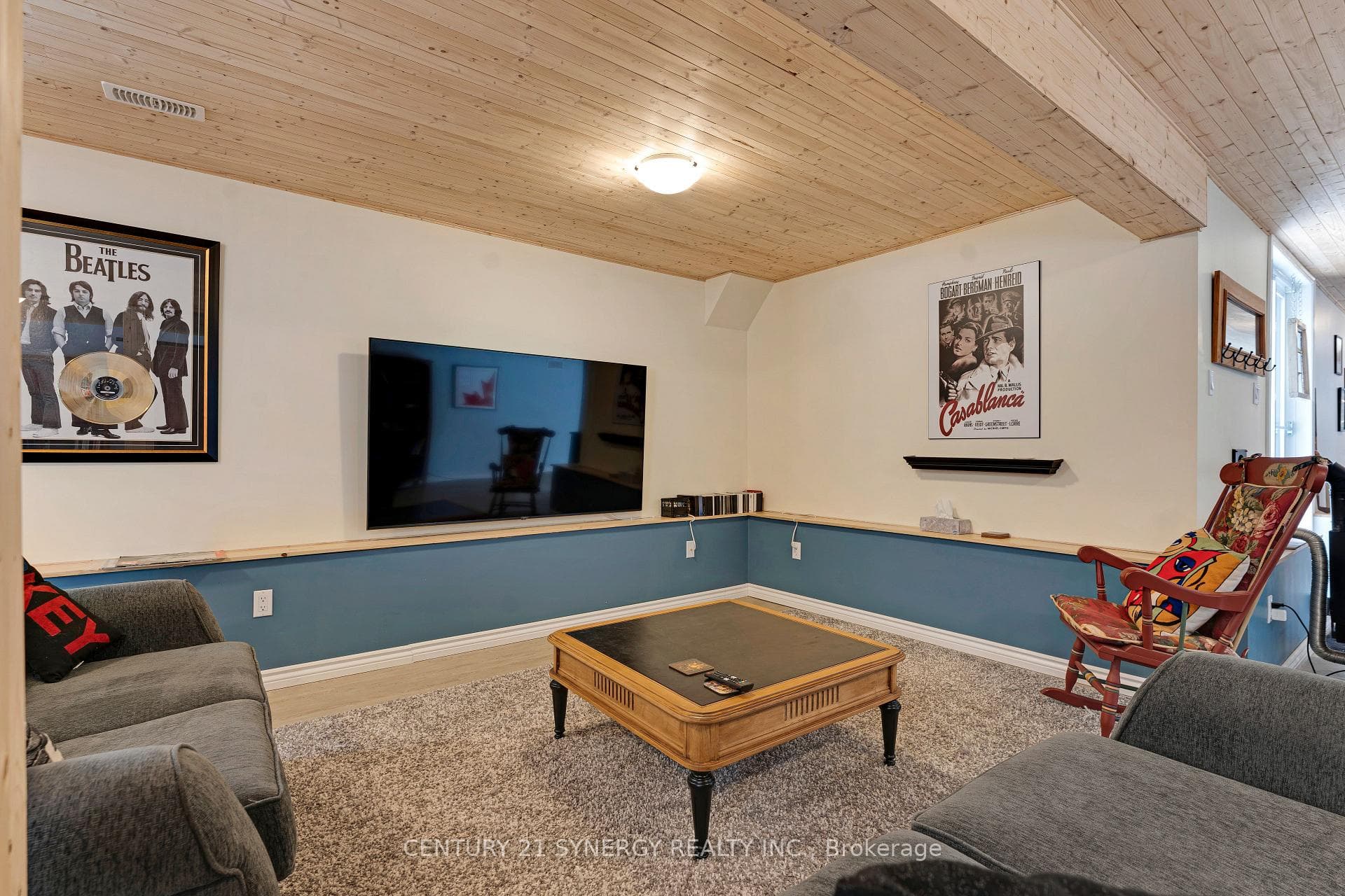 111 Facchin Drive photo 32