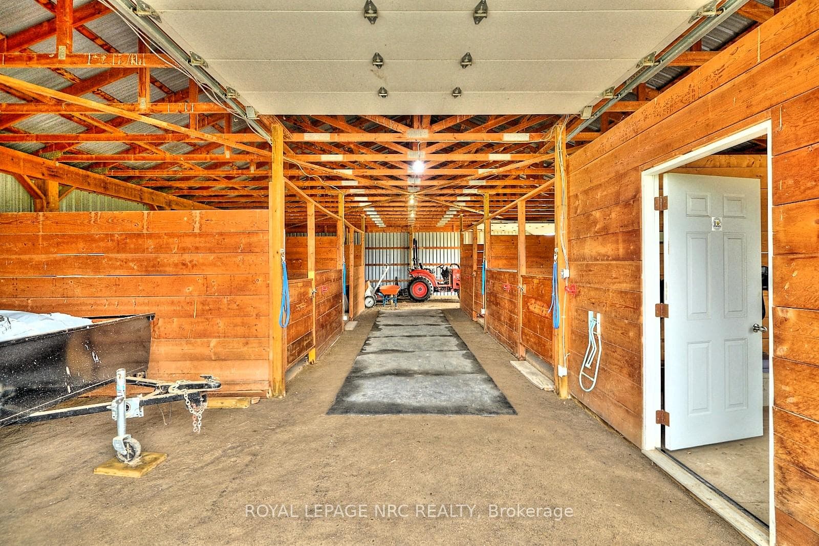 4 (12'x 12') stalls