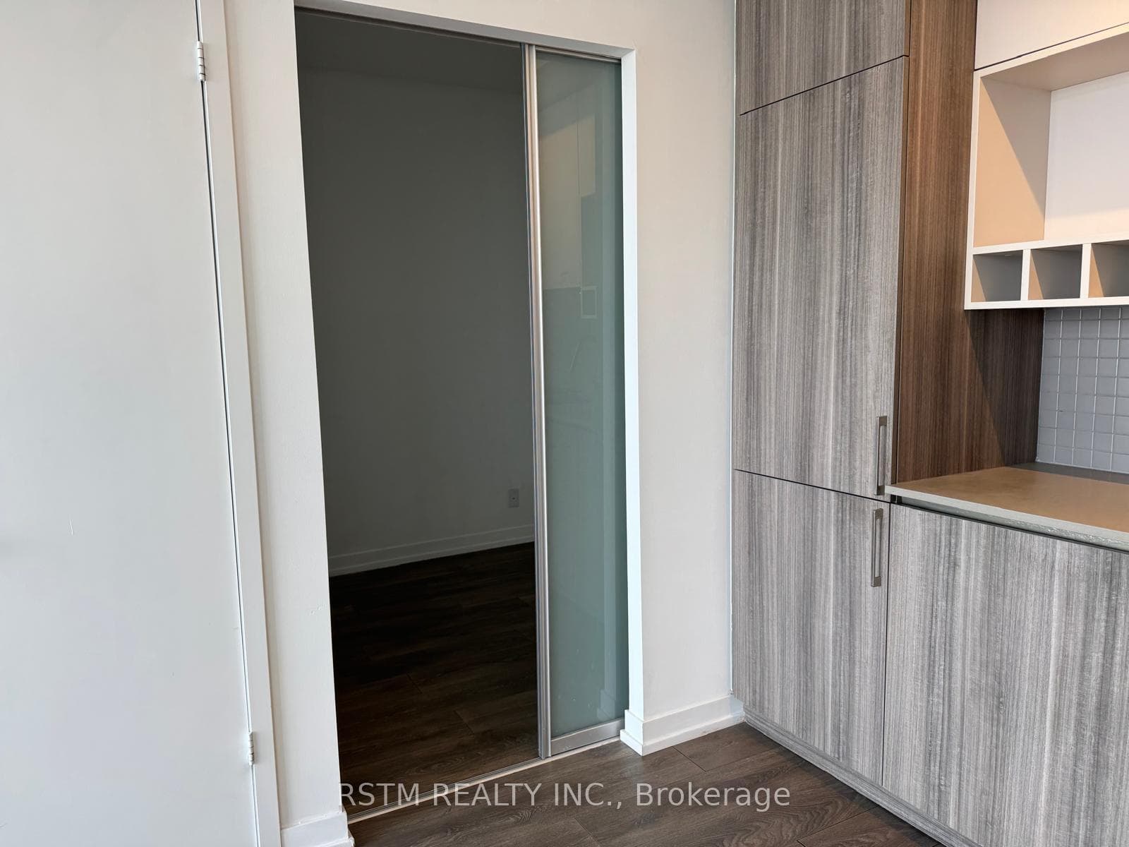 Den Entrance + door