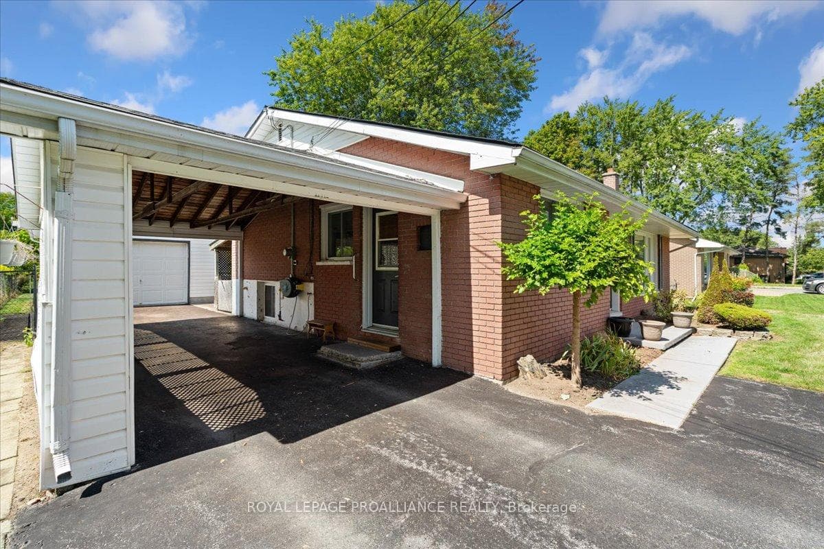 106 Lemoine Street photo 5