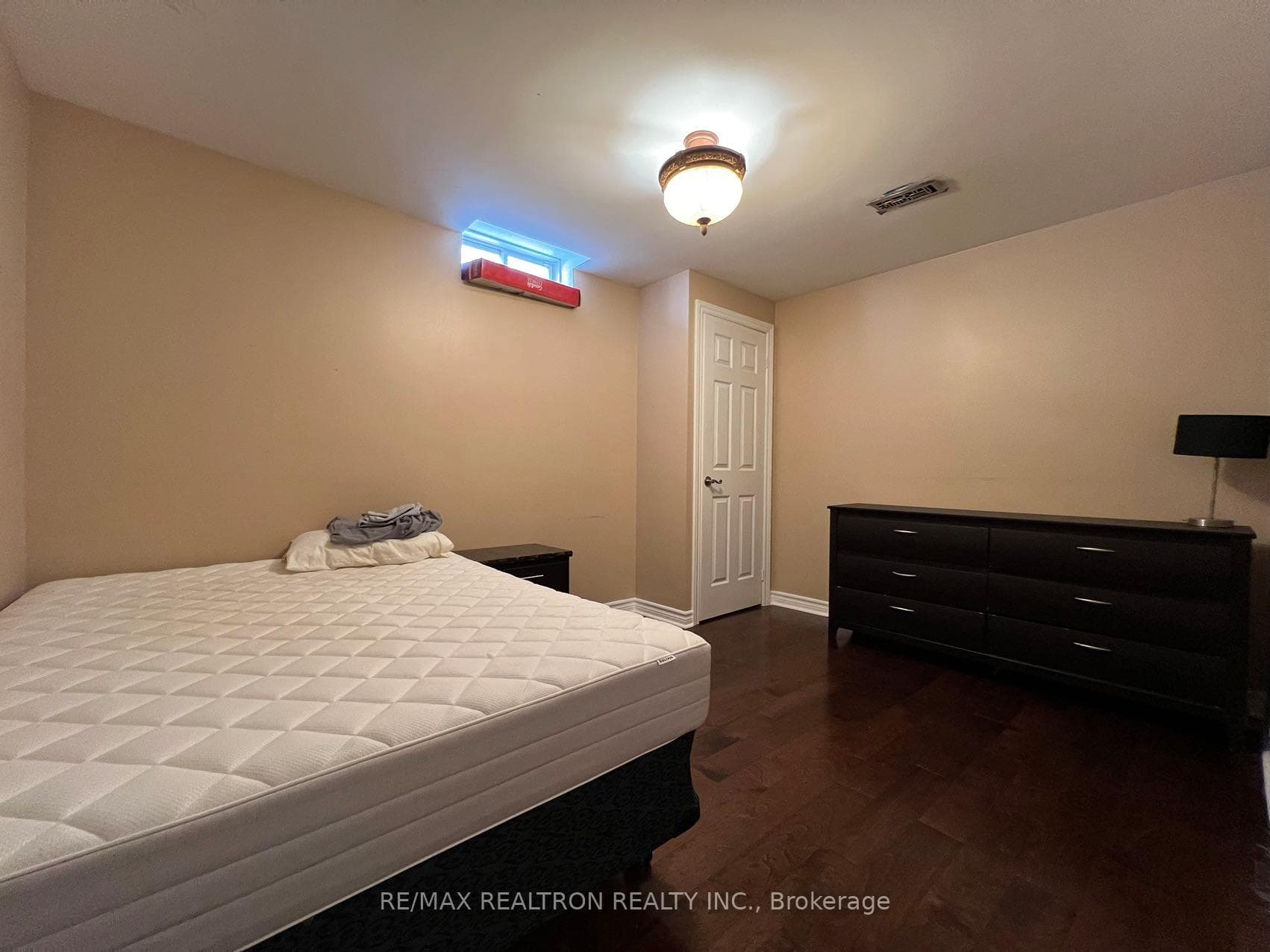 120 Greenock Drive photo 33