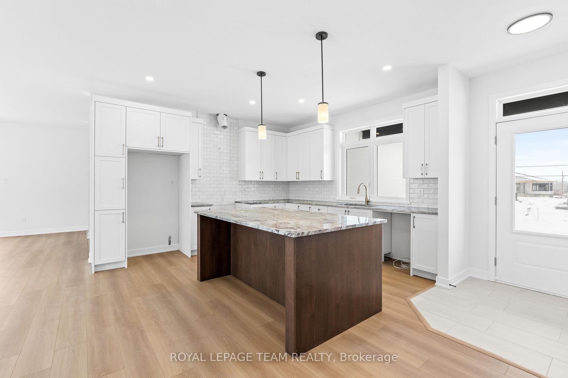 54 TENNANT Drive photo 6