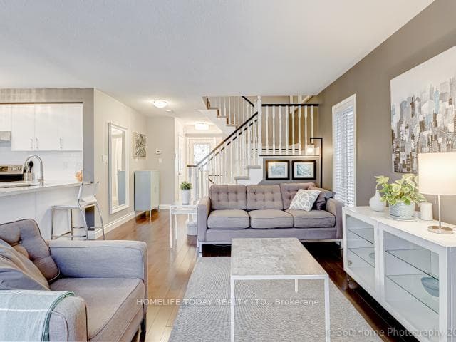 5 Donlevy Crescent photo 12