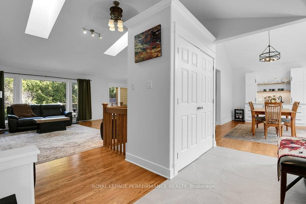 8040 Iveson Drive photo 6