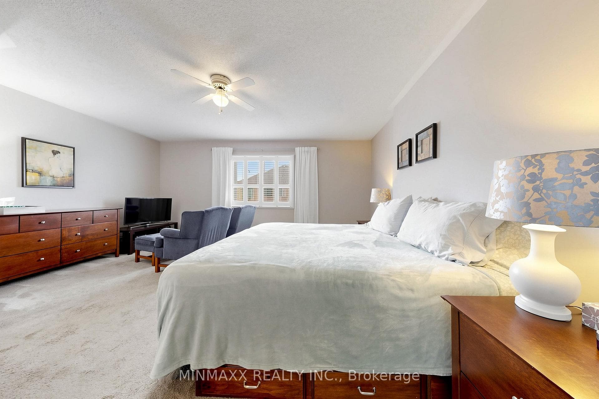 1164 CHAPMAN Crescent photo 20