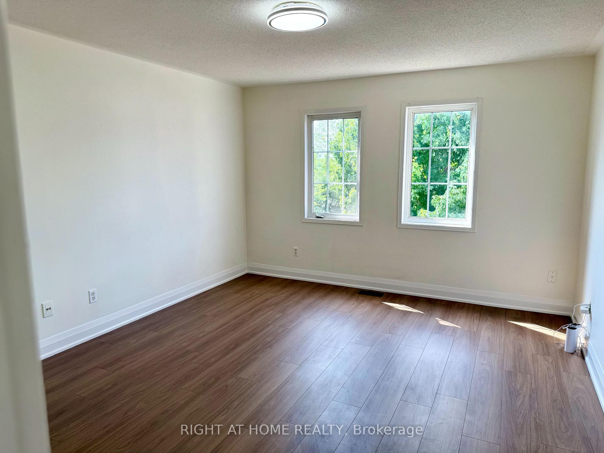 32 Hocken Court photo 14