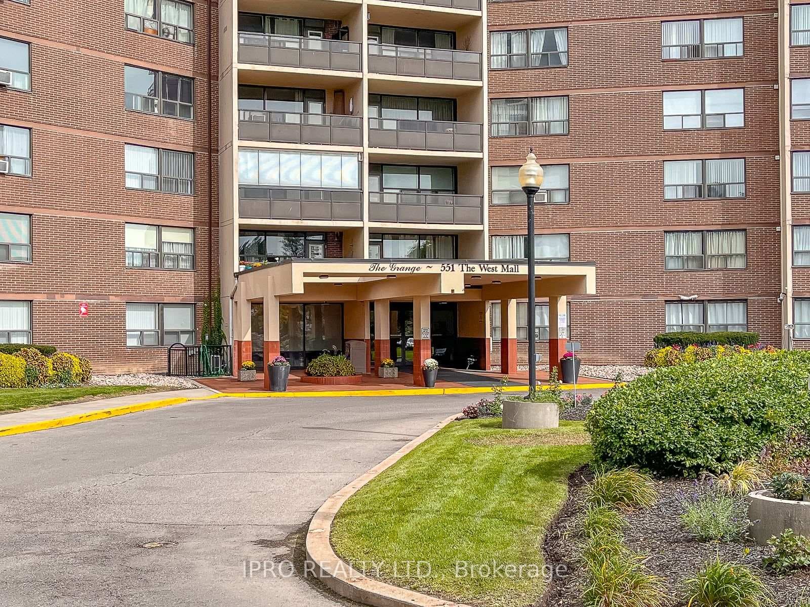 551 The West Mall N/A Unit 1004 photo 2