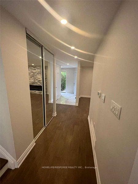 4 Laurier Avenue photo 3
