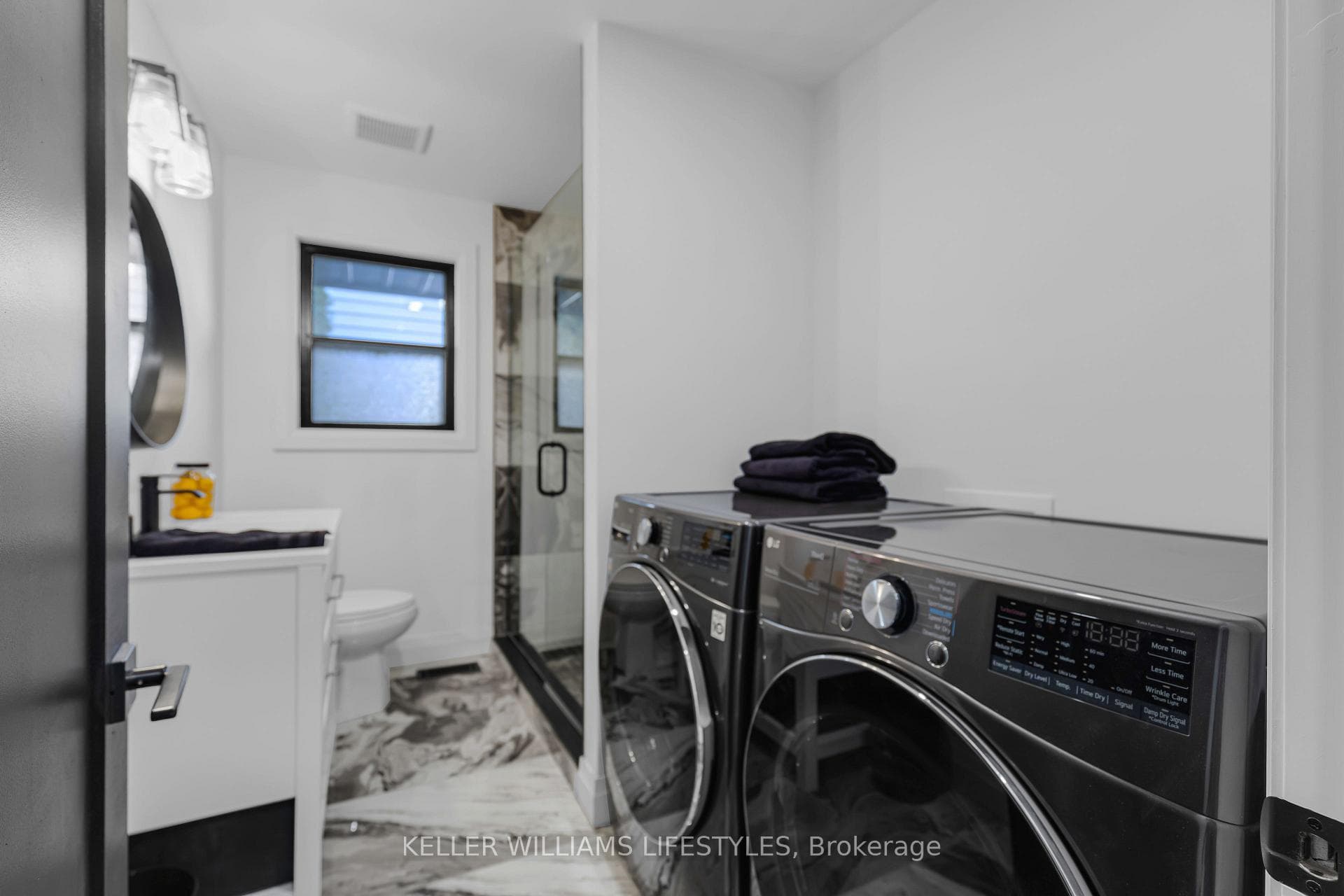 Main Level Washroom & Laundry #2