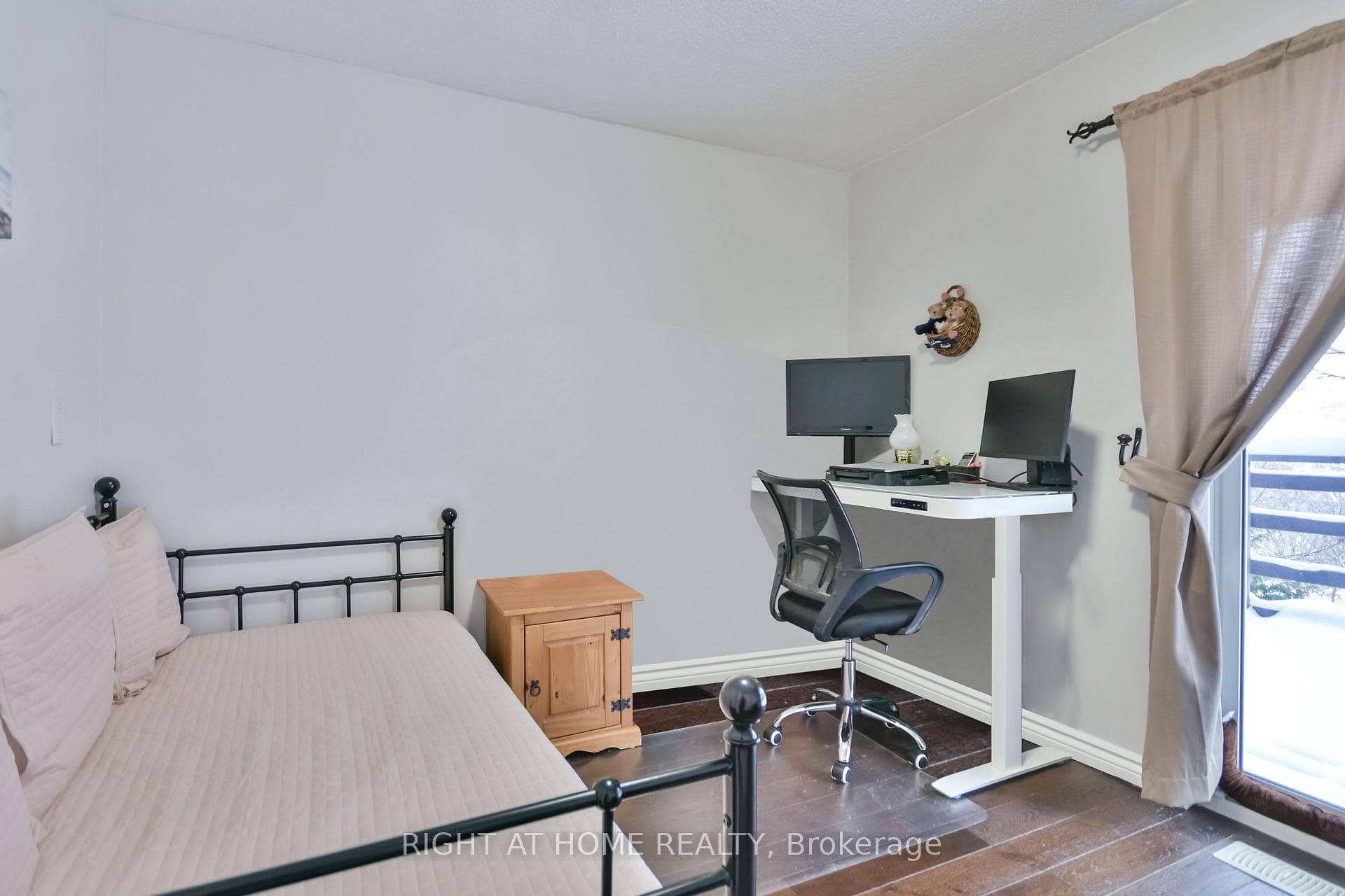 Main unit, Bedroom 2
