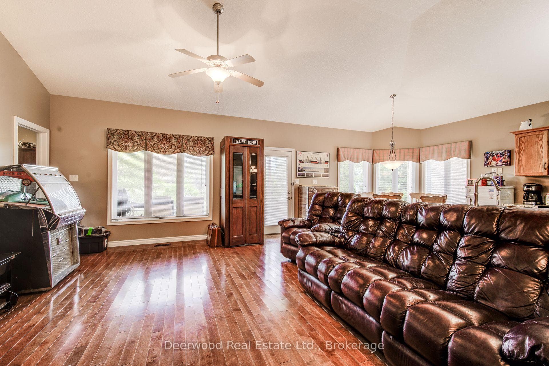 156 Devonshire Drive Unit 19 photo 16
