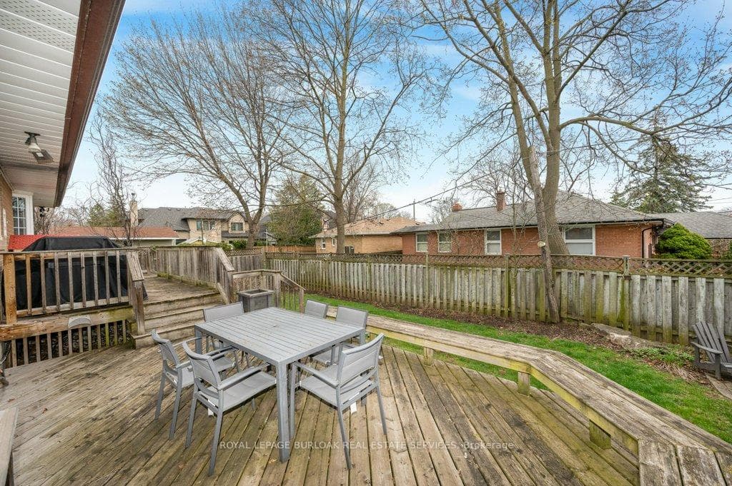 602 Stephens Crescent photo 28