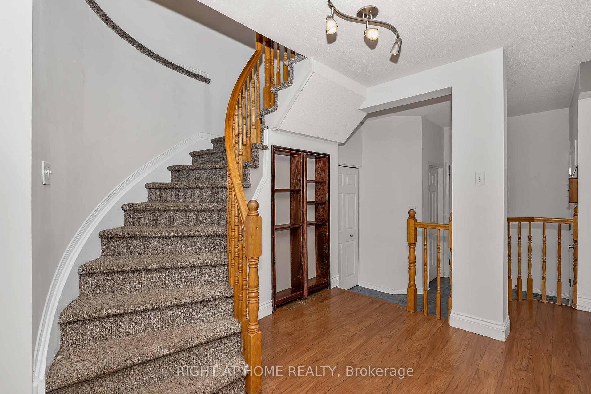1 Kincardine Drive photo 13