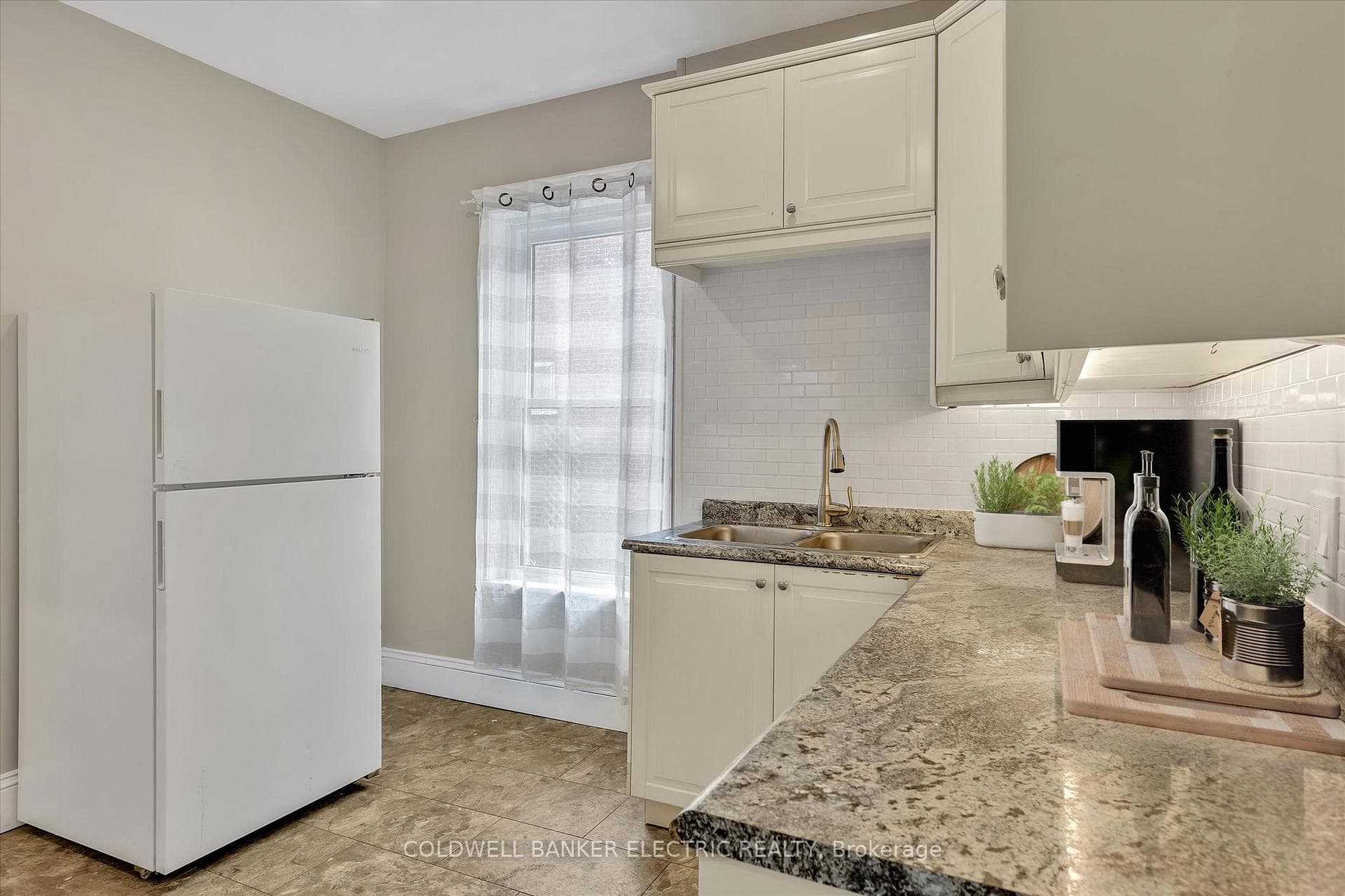 202 Braidwood Avenue photo 17