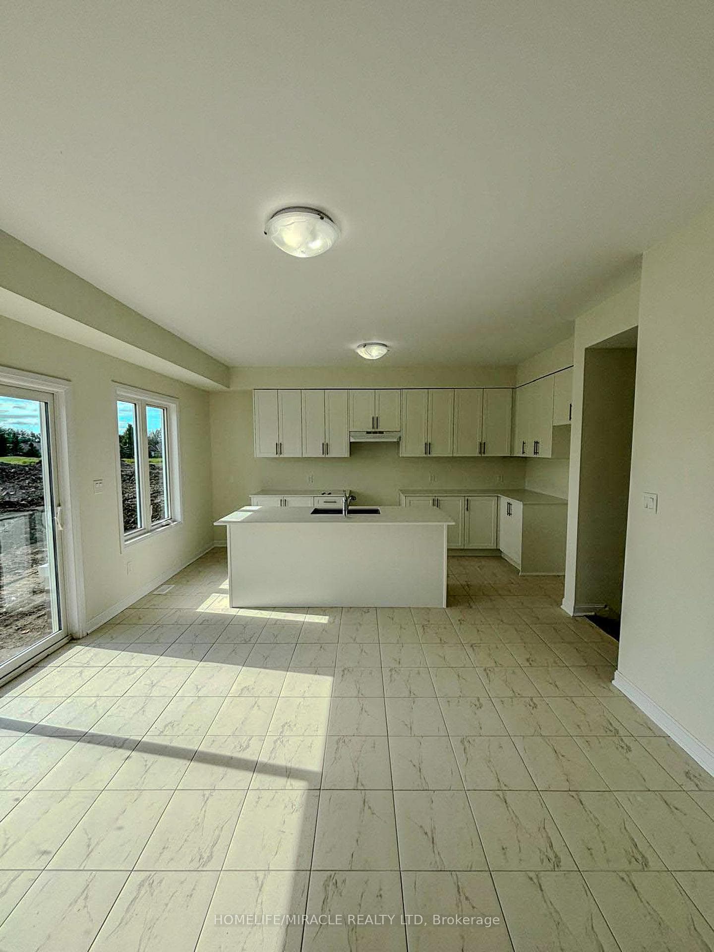 64 Golf Links Drive photo 15