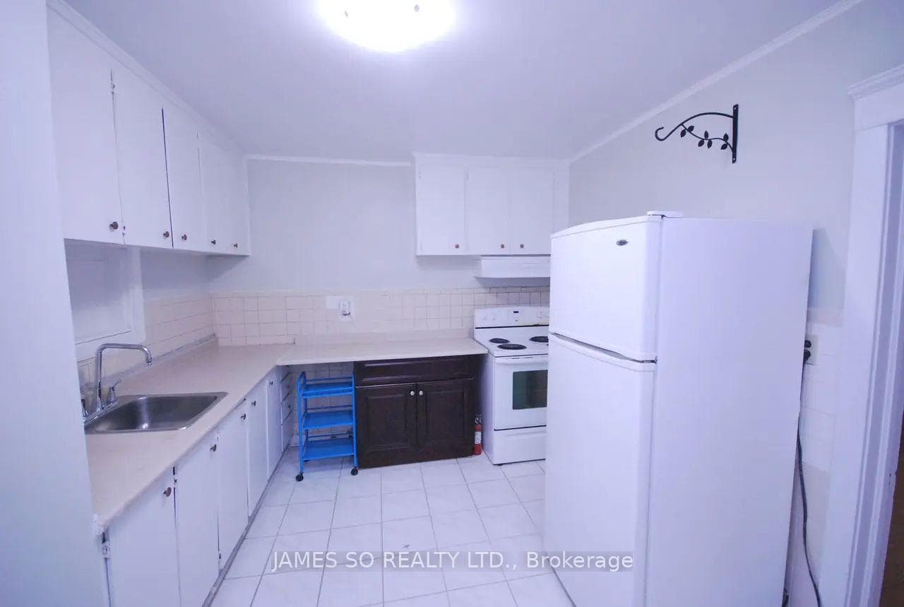 169 Greenwood Avenue Unit Main Fl photo 8