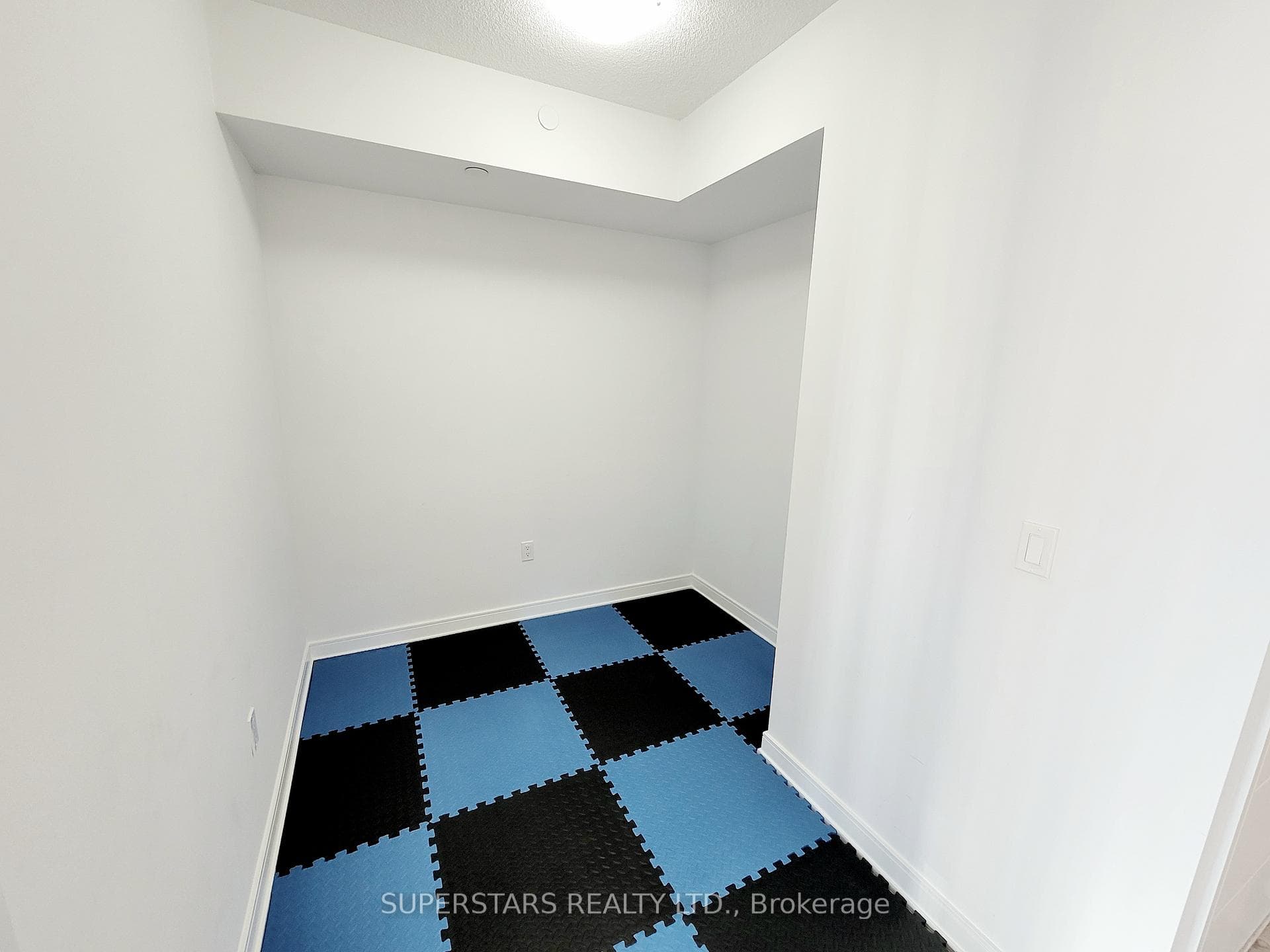 50 Wellesley Street Unit 1803 photo 12