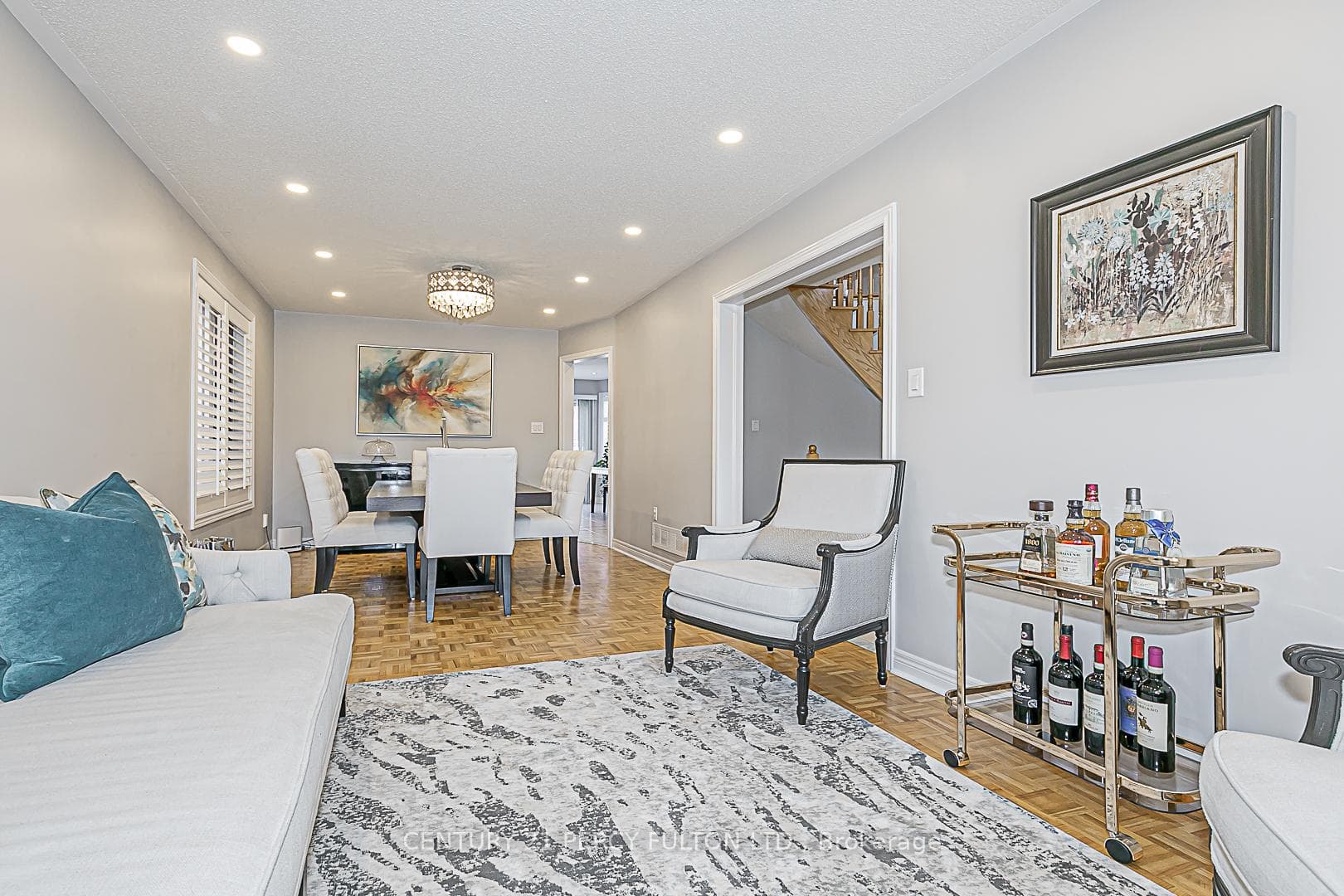 151 Rosanna Crescent photo 5