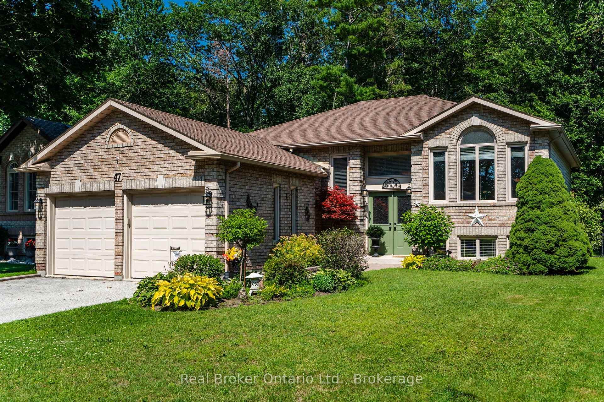 47 Timberland Crescent photo 1