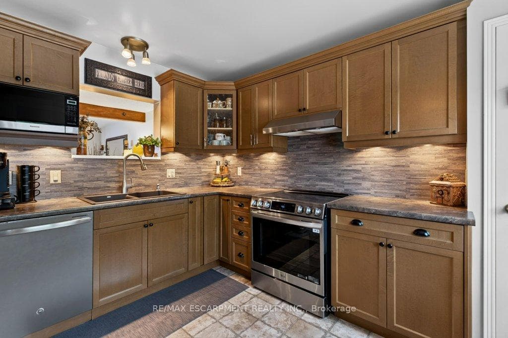 55 Kerman Avenue Unit 55 photo 11