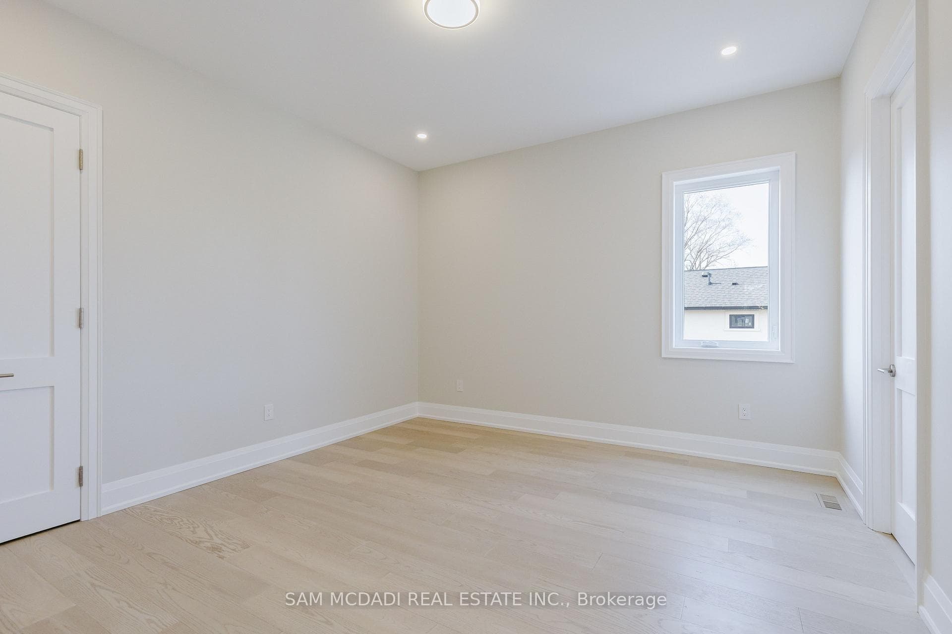2346 Rebecca Street photo 33