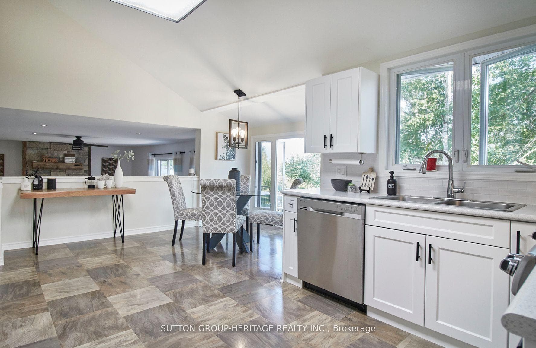 15855 Kydd Road photo 27