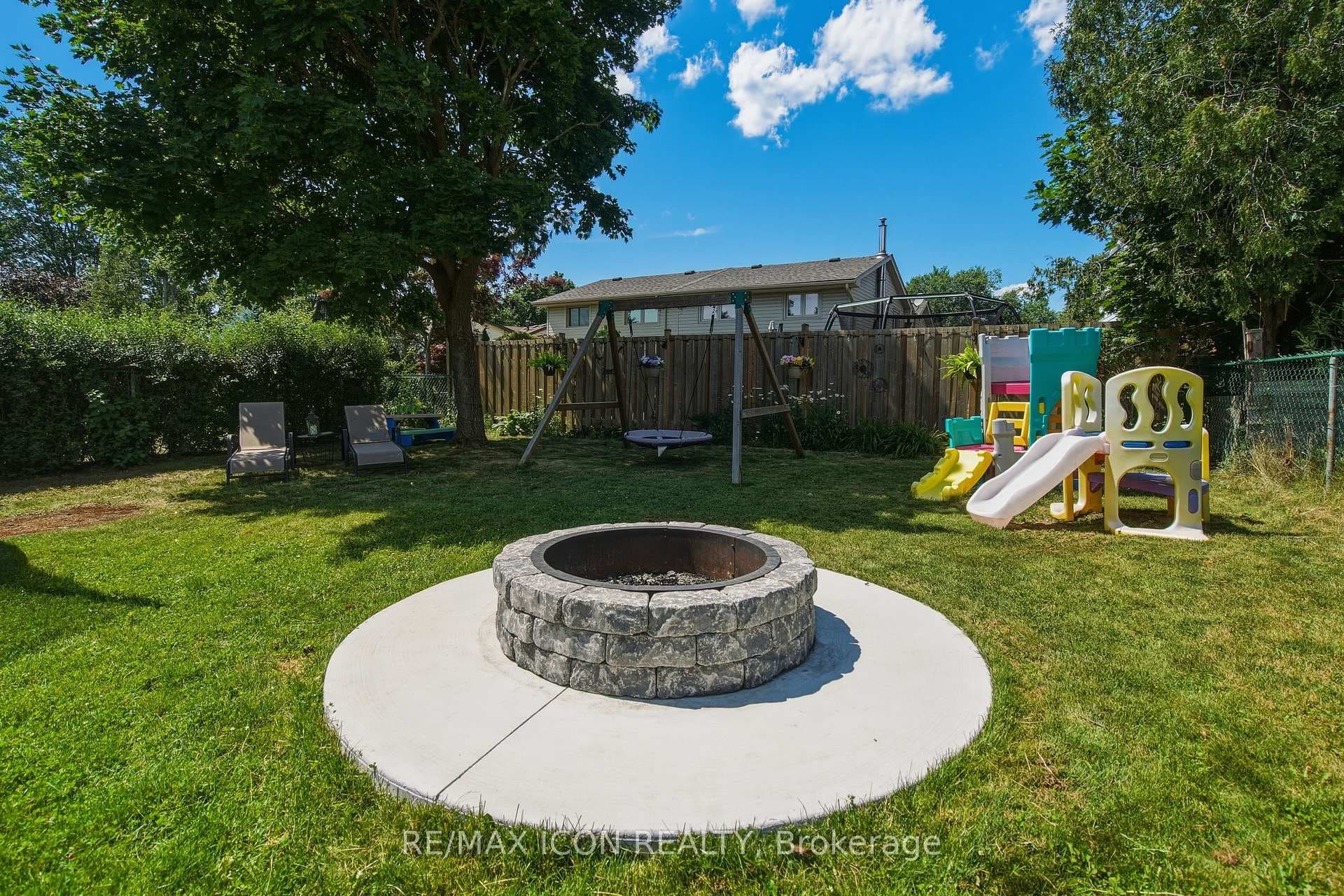 107 Rosamond Crescent photo 26