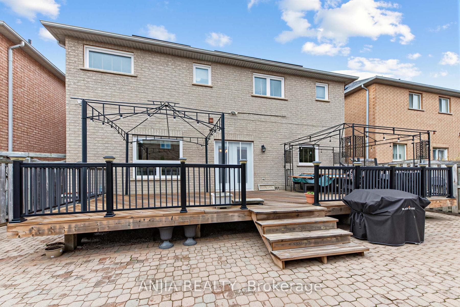54 Stoneheath Crescent photo 36