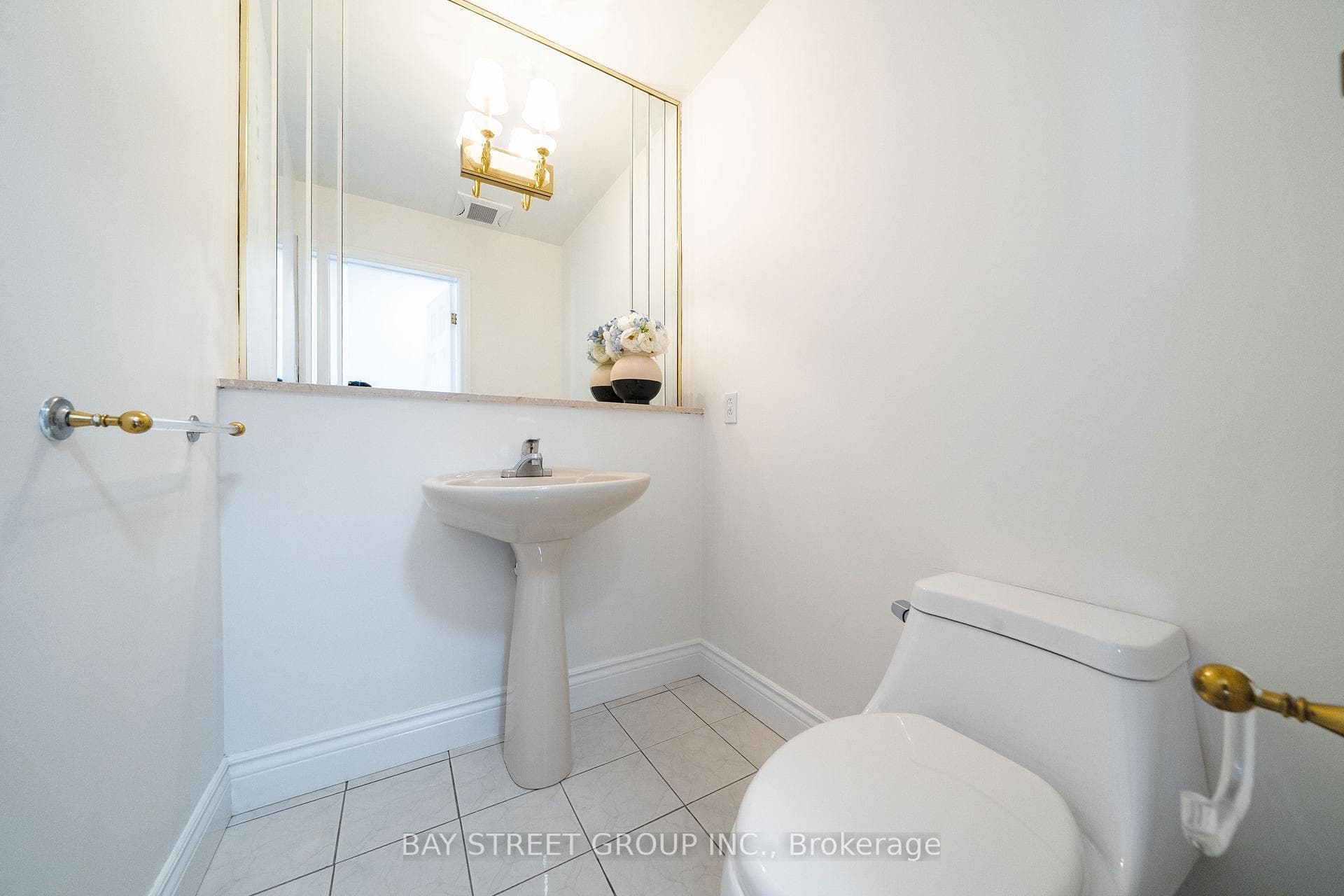 441 Guildwood Parkway photo 18